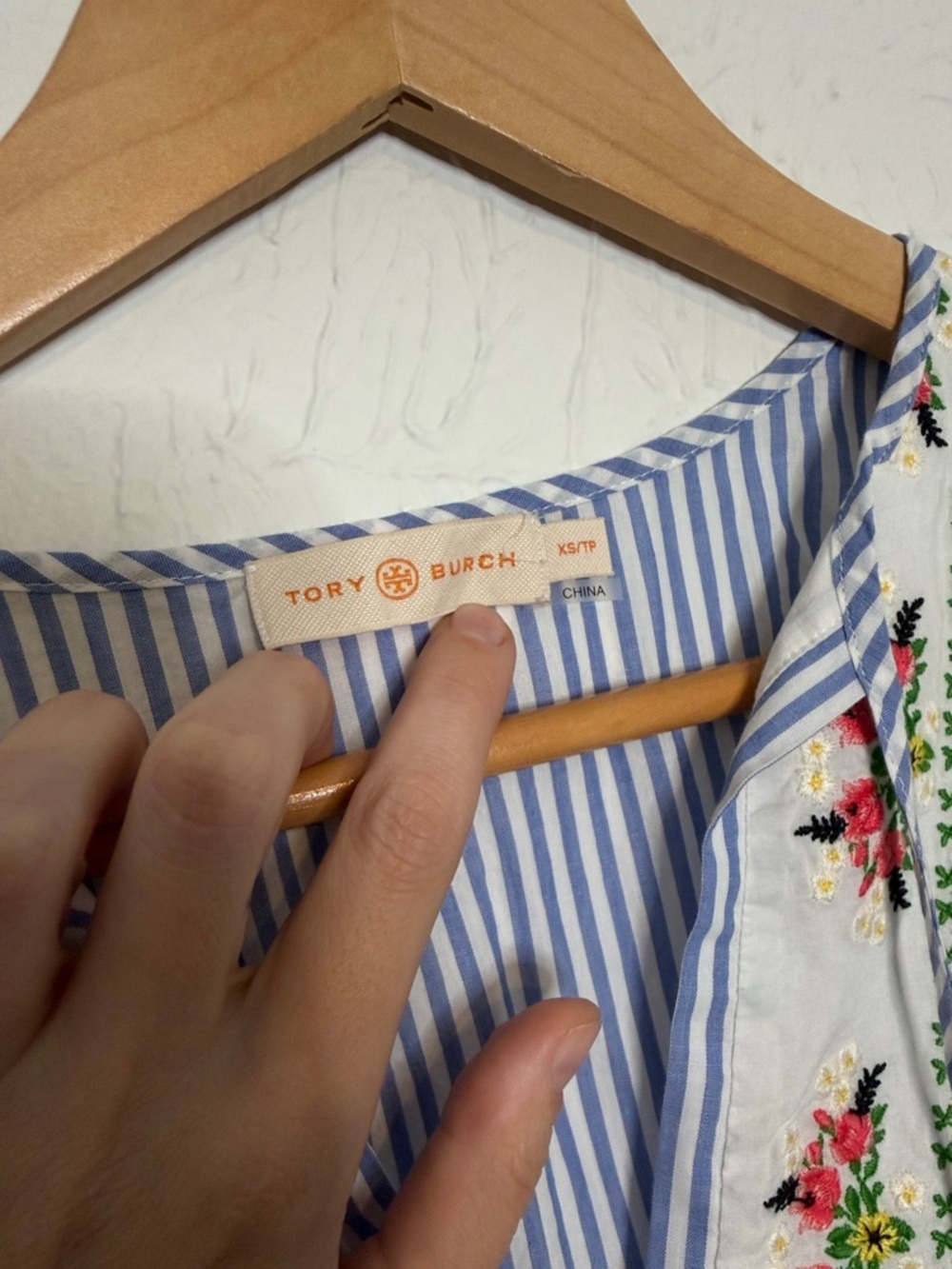 Tory Burch EMBROIDERED BEACH TUNIC IN BLUE - Picture 6 of 12